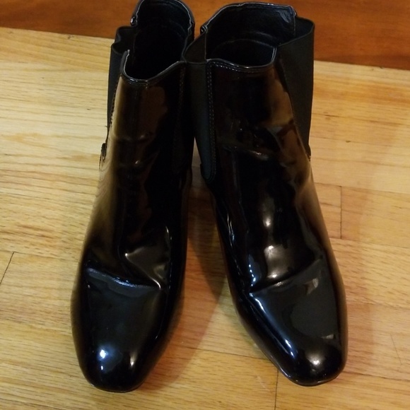 ASOS patent booties size 8. Heel is 2.5" - Picture 2 of 5